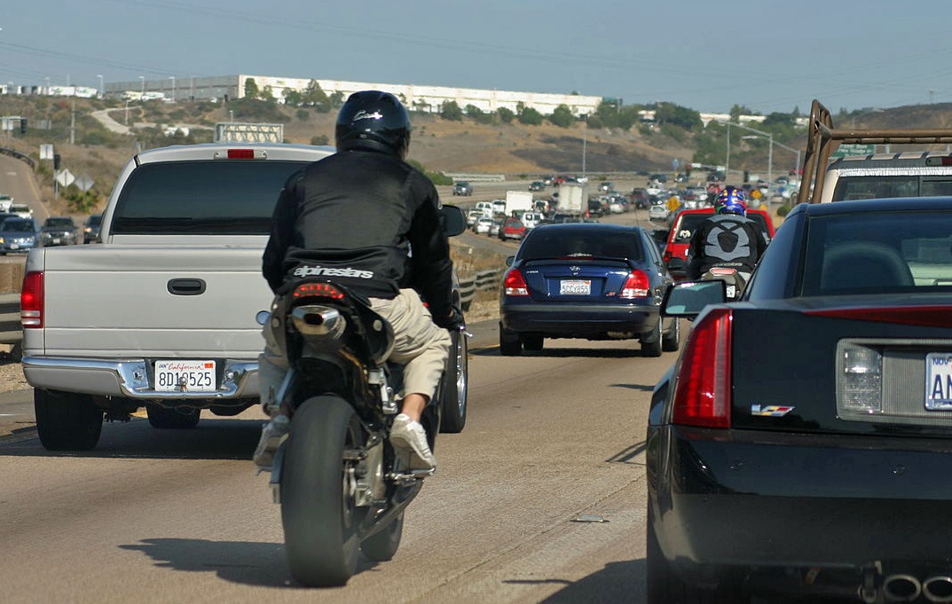 Is lane splitting legal in Oregon